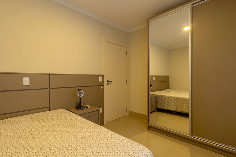 188 - Apartamento em 4 ilhas Acrópole com 03 dormitórios