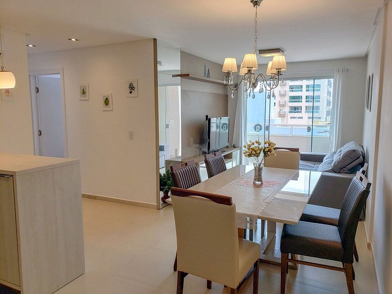 041 - Amplo Apartamento na Praia de Bombas