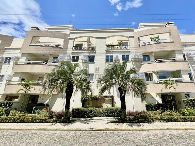 160 - Apartamento em Bombas com 3 dormitórios