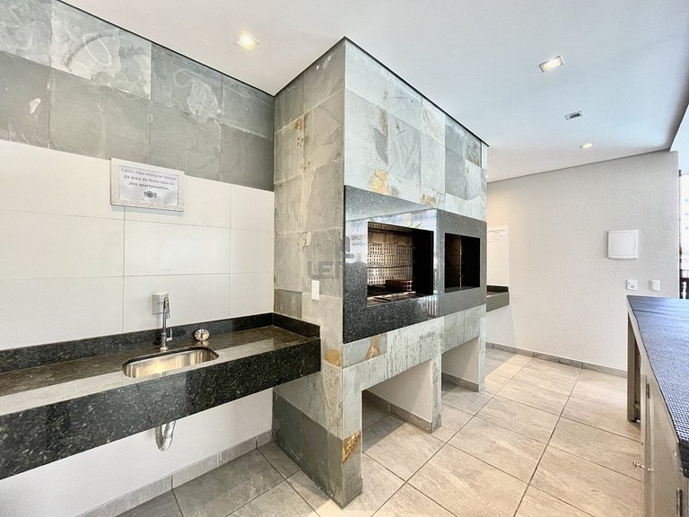 022 - Residencial com Piscina e Jacuzzi em Bombas