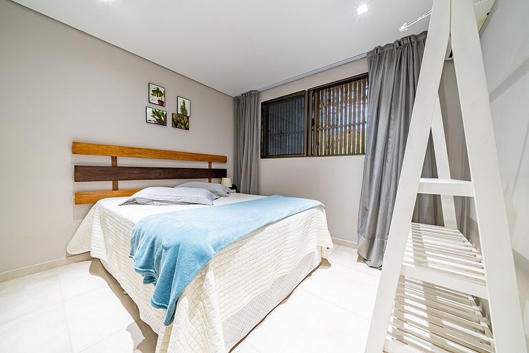 272 - Apartamento com 02 dormitórios a 200m da Praia de Cant