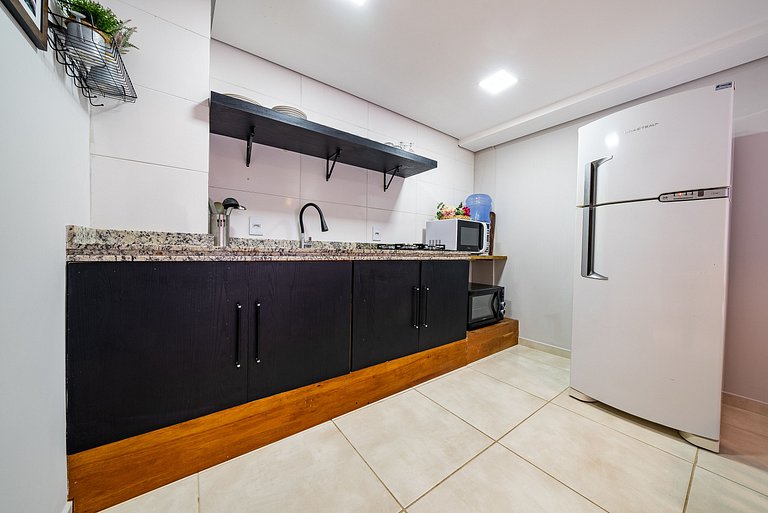 272 - Apartamento com 02 dormitórios a 200m da Praia de Cant