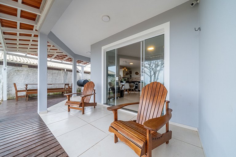 149 - Casa pé na areia Mariscal com 04 dormitórios