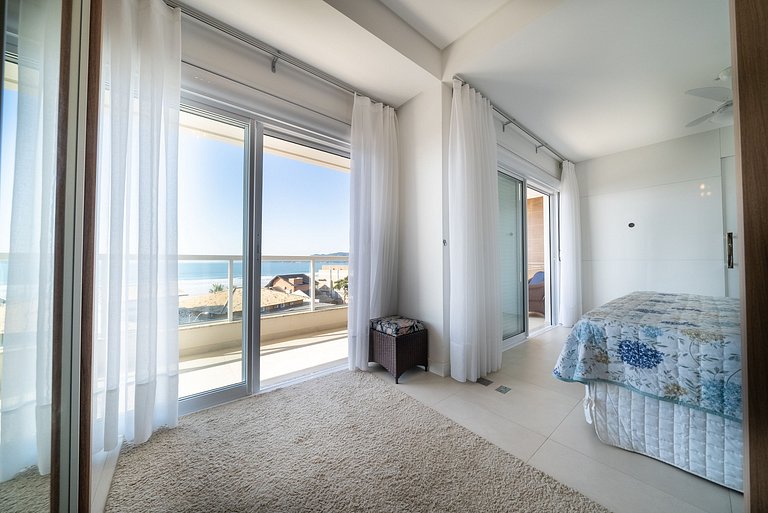161 - Cobertura de Luxo com vista mar em Mariscal