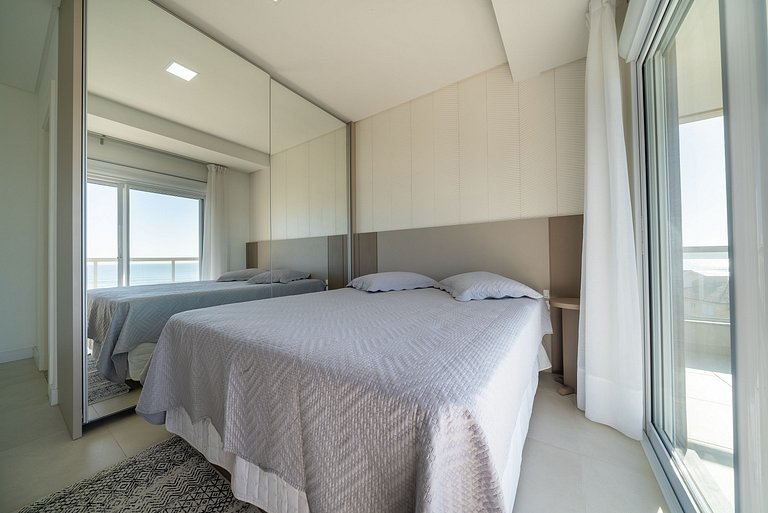 161 - Cobertura de Luxo com vista mar em Mariscal