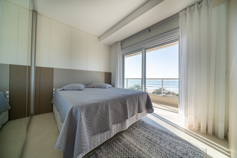 161 - Cobertura de Luxo com vista mar em Mariscal