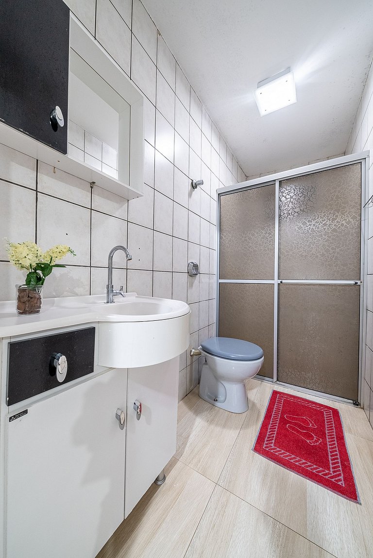 025 - Residencial com Piscina e Jacuzzi em Bombas