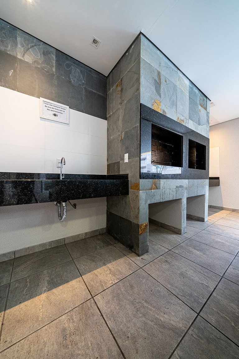 026 - Residencial com Piscina e Jacuzzi em Bombas