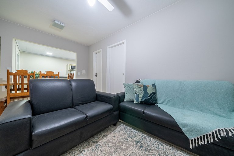 027 - Residencial com Piscina e Jacuzzi em Bombas