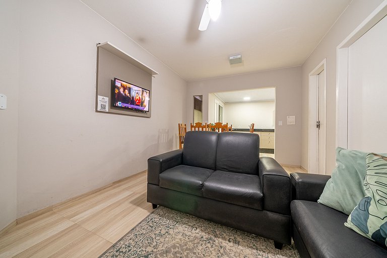 027 - Residencial com Piscina e Jacuzzi em Bombas