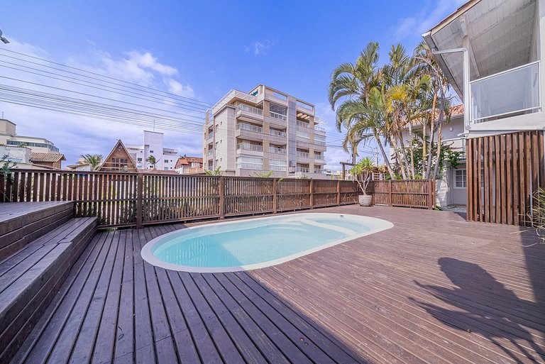 027 - Residencial com Piscina e Jacuzzi em Bombas