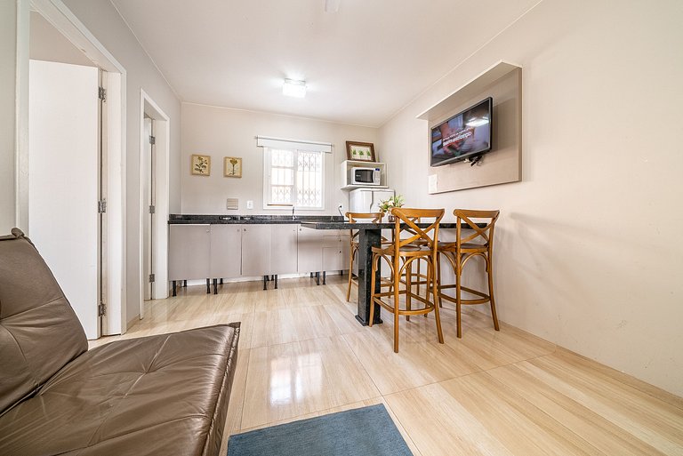 028 - Residencial com Piscina e Jacuzzi em Bombas