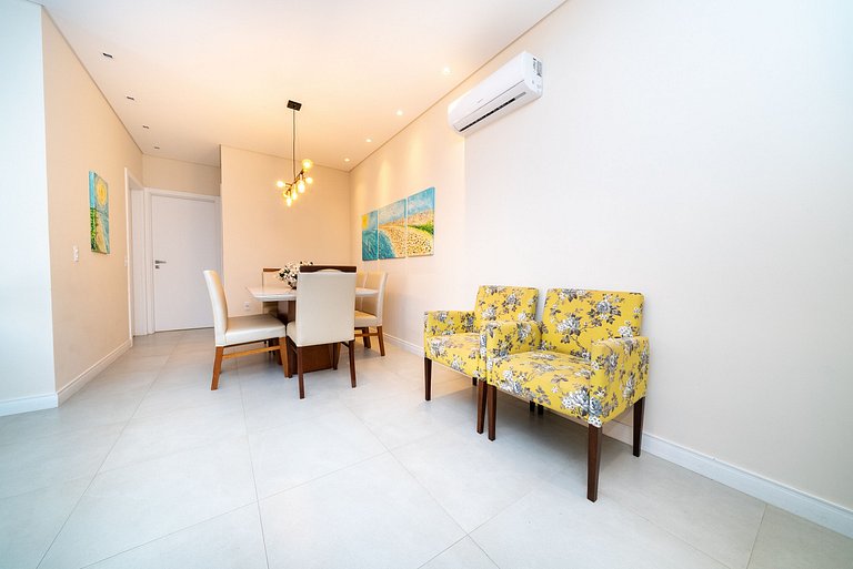 195 - Apartamento com 2 dormitórios a 50m da praia de Marisc