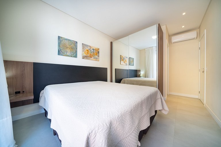 195 - Apartamento com 2 dormitórios a 50m da praia de Marisc