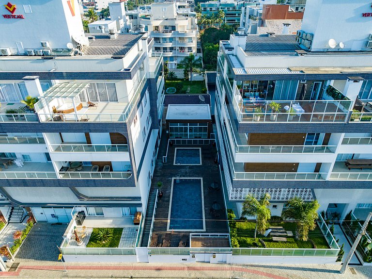 195 - Apartamento com 2 dormitórios a 50m da praia de Marisc