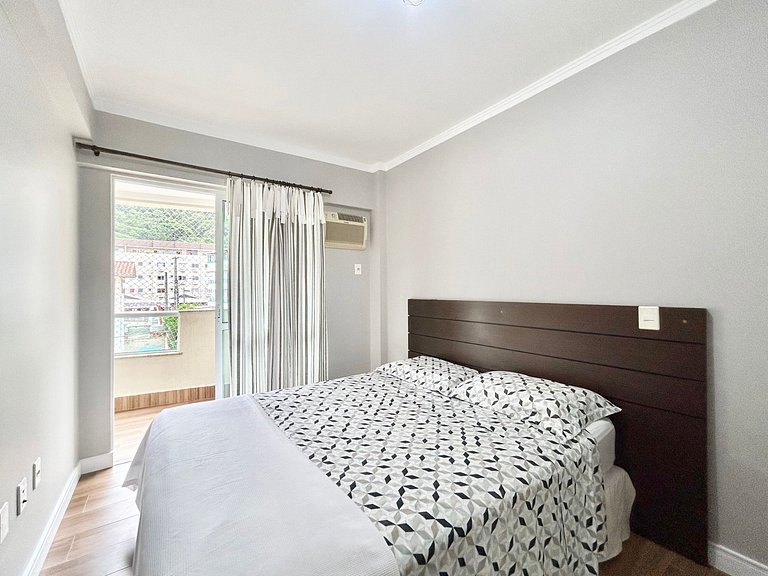 207 - Apartamento em Bombas a 150 metros da Praia
