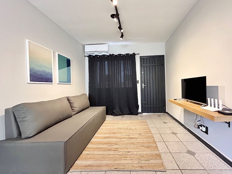 003 - Apartamento com 2 dormitórios na praia de Bombas