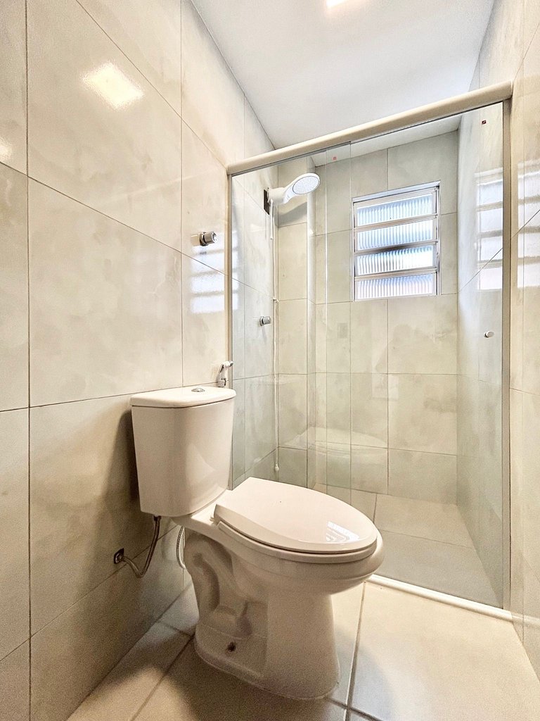 003 - Apartamento com 2 dormitórios na praia de Bombas