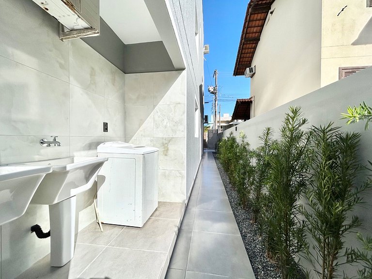 001 - Apto monoambiente em residencial com piscina na praia