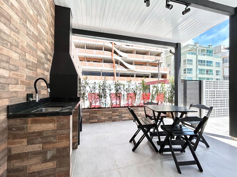001 - Apto monoambiente em residencial com piscina na praia