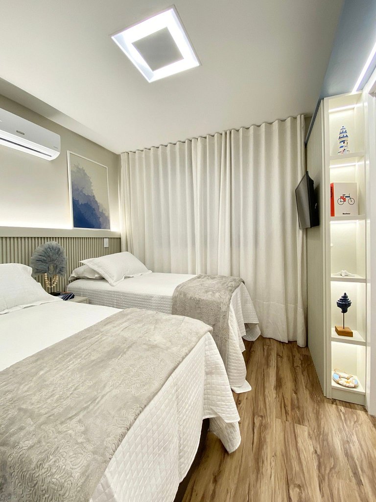 165 - Apartamento de 3 quartos na praia de Canto Grande