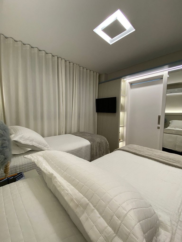 165 - Apartamento de 3 quartos na praia de Canto Grande
