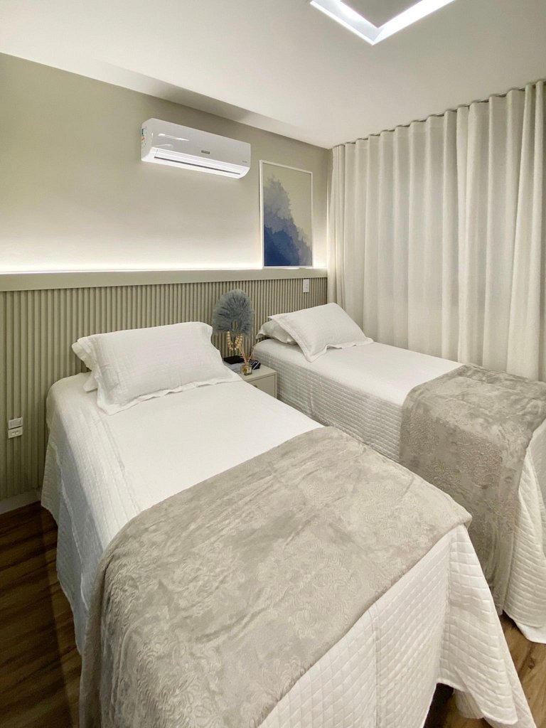 165 - Apartamento de 3 quartos na praia de Canto Grande