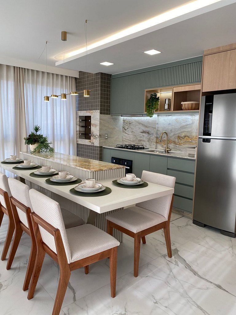 165 - Apartamento de 3 quartos na praia de Canto Grande