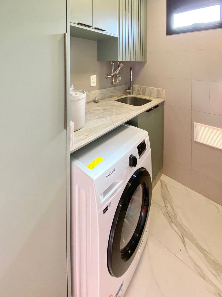 165 - Apartamento de 3 quartos na praia de Canto Grande