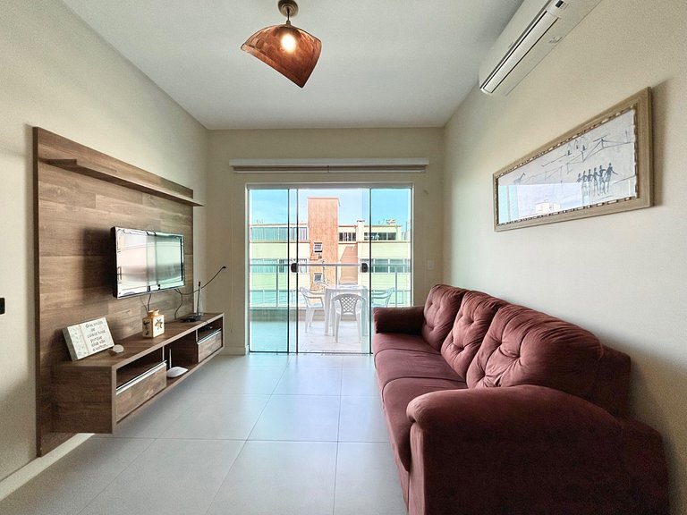049 - Amplo Apartamento na Praia de Bombas