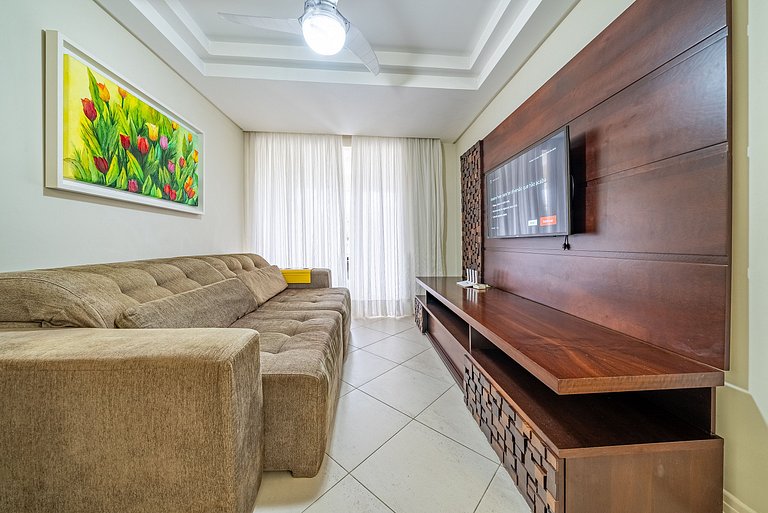 160 - Apartamento em Bombas com 3 dormitórios