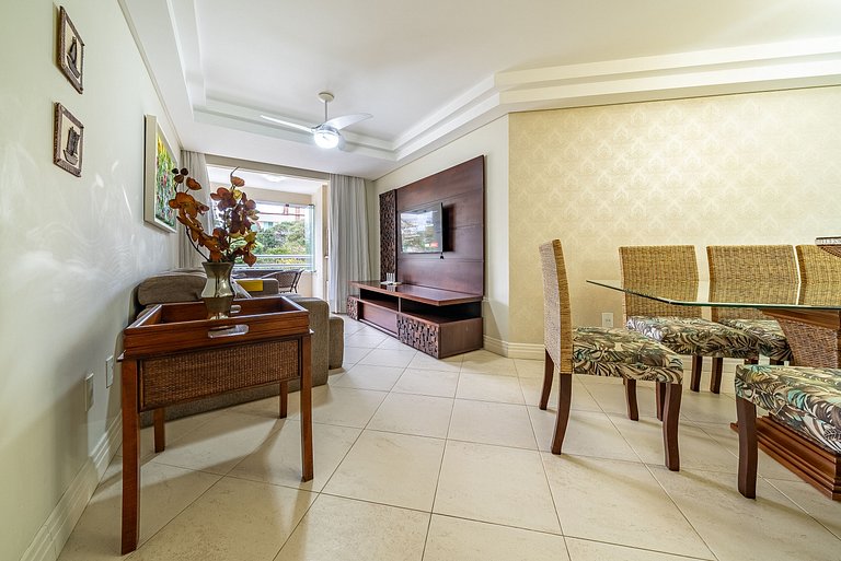 160 - Apartamento em Bombas com 3 dormitórios