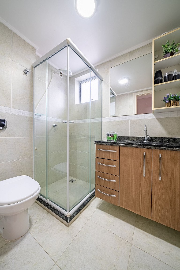 160 - Apartamento em Bombas com 3 dormitórios