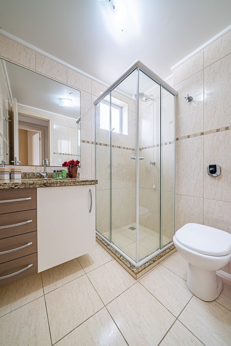 160 - Apartamento em Bombas com 3 dormitórios