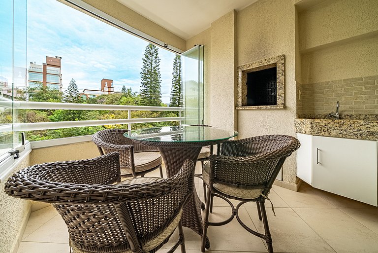 160 - Apartamento em Bombas com 3 dormitórios