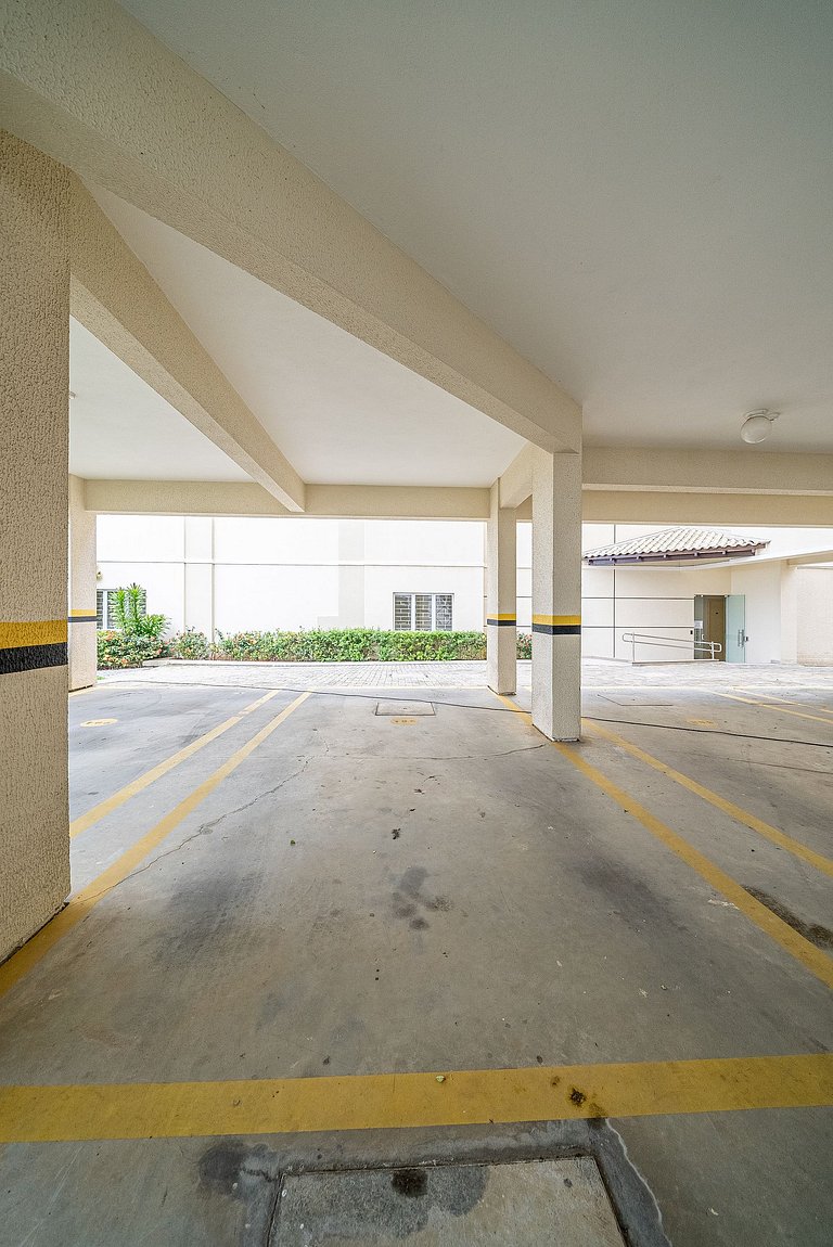 160 - Apartamento em Bombas com 3 dormitórios