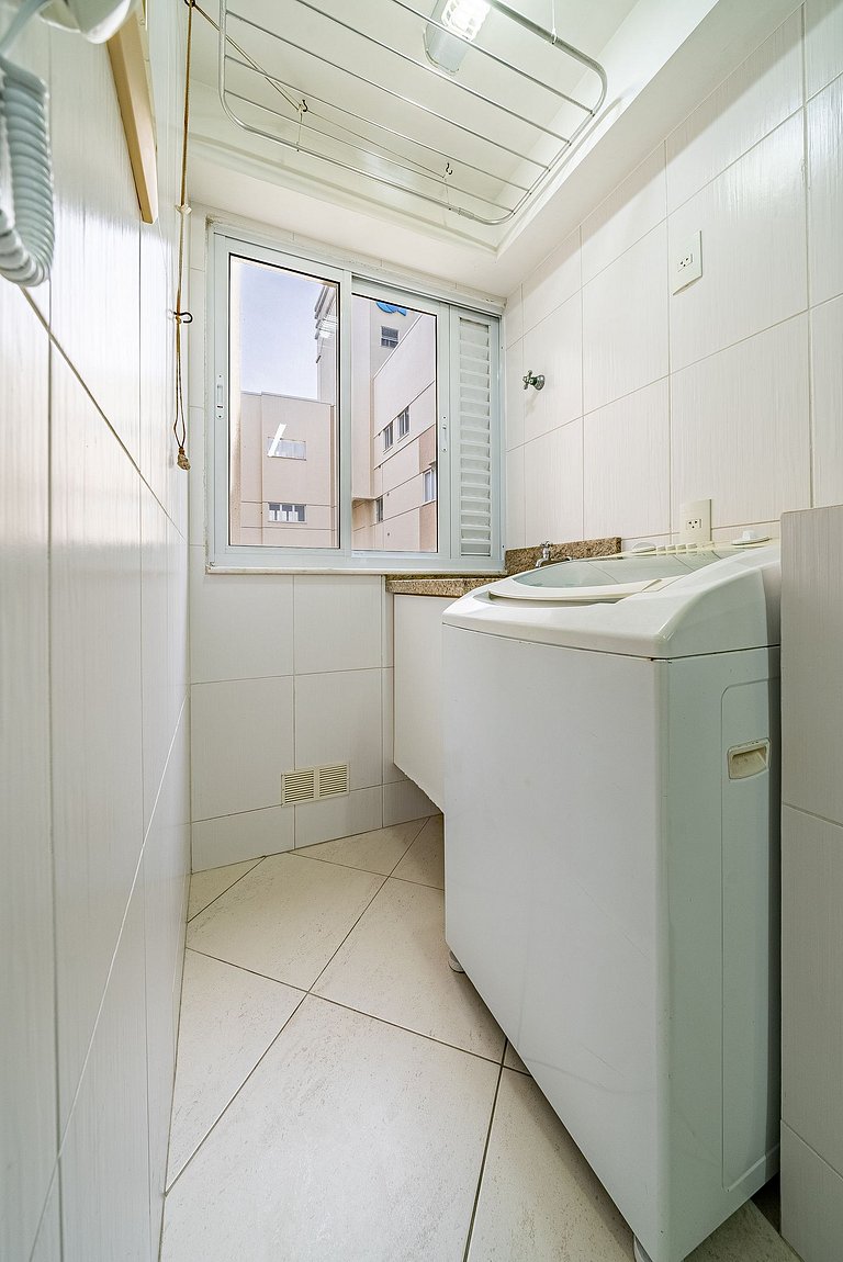 160 - Apartamento em Bombas com 3 dormitórios