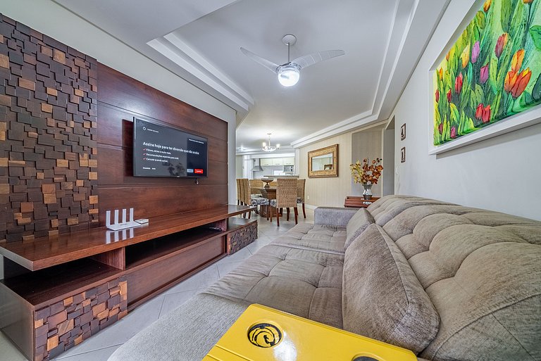 160 - Apartamento em Bombas com 3 dormitórios