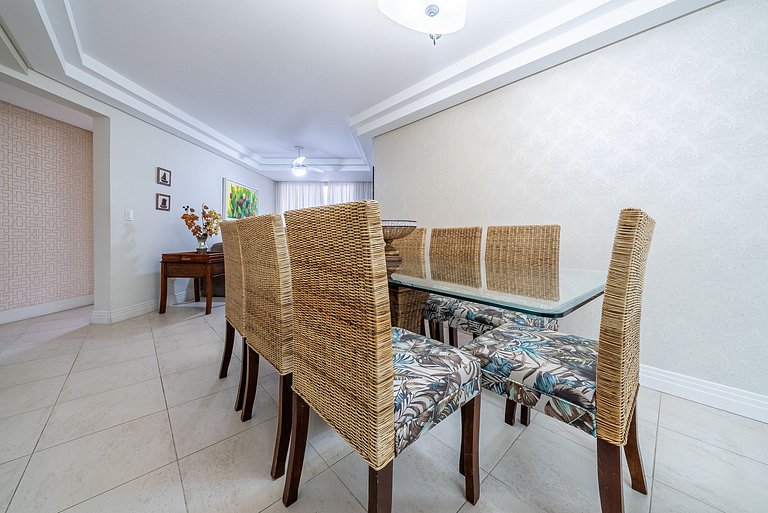 160 - Apartamento em Bombas com 3 dormitórios