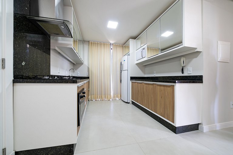182 - Lindo apartamento 2 suítes em Mariscal