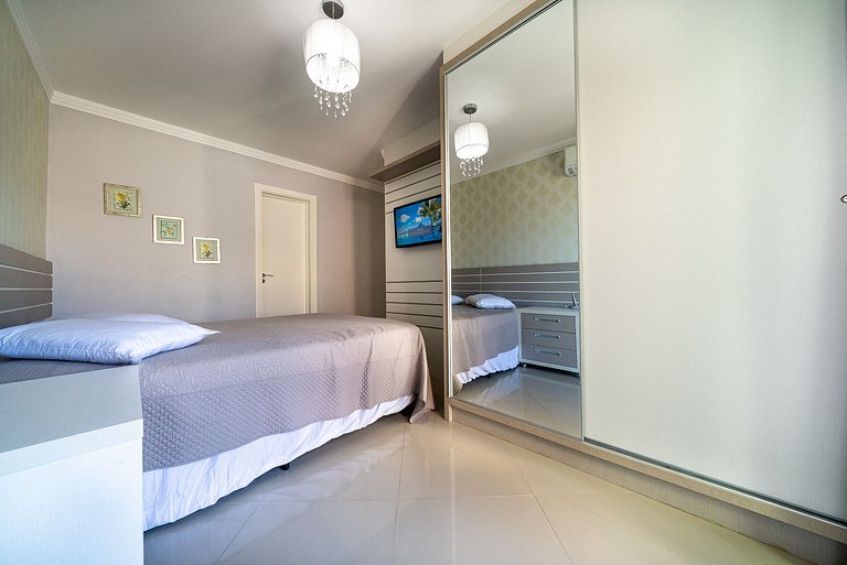 323 - Cobertura com 03 dormitórios e Jacuzzi, apenas a 50m d