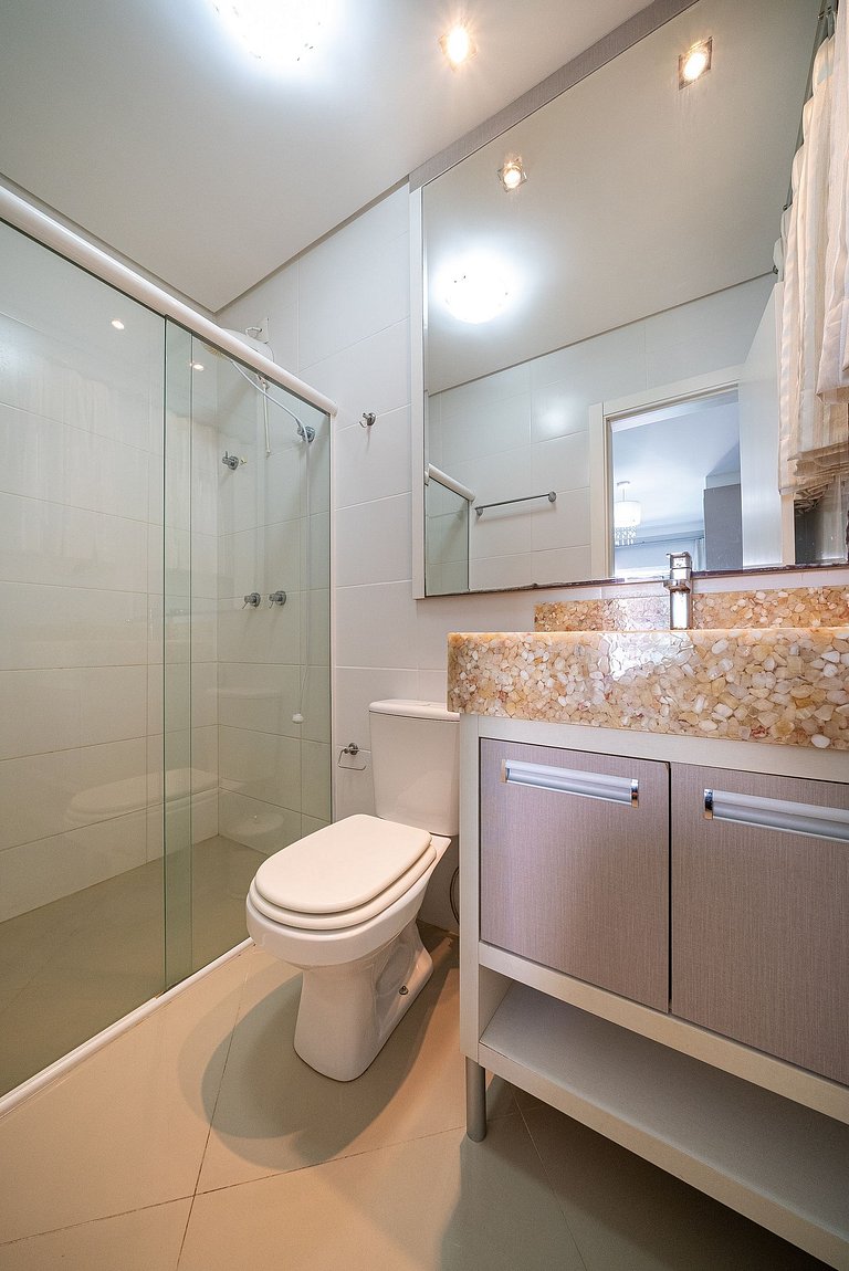 323 - Cobertura com 03 dormitórios e Jacuzzi, apenas a 50m d