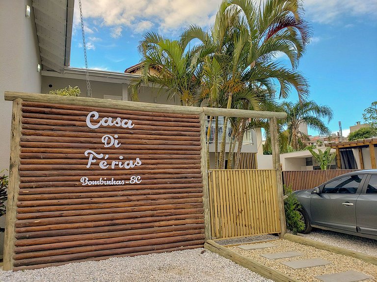 028 - Residencial com Piscina e Jacuzzi em Bombas
