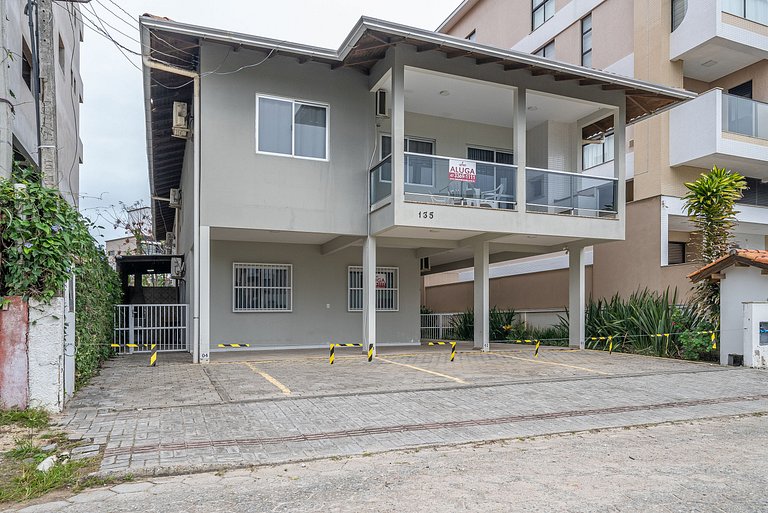 093 - Apartamento com 03 quartos em Canto Grande!