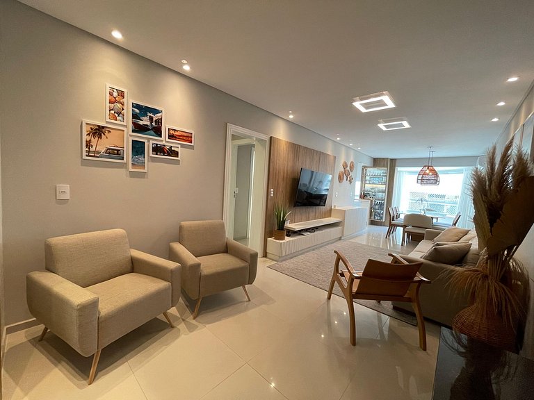 010 - Apartamento alto padrão na praia de Bombas