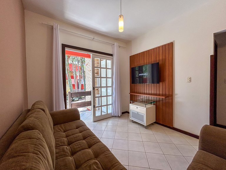 218 - Linda casa com amplo espaço em Mariscal