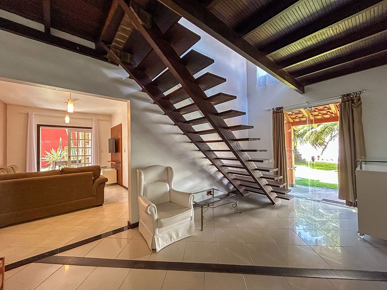 218 - Linda casa com amplo espaço em Mariscal