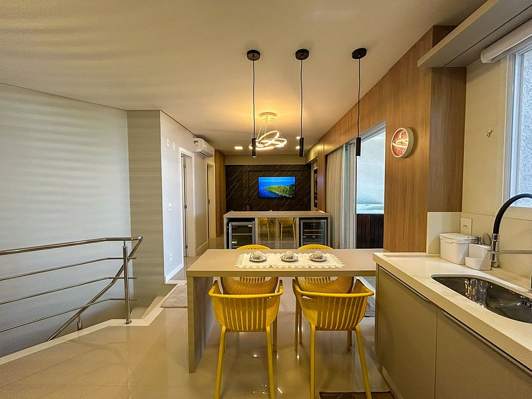 147 - Dúplex de Luxo com Jacuzzi em Mariscal