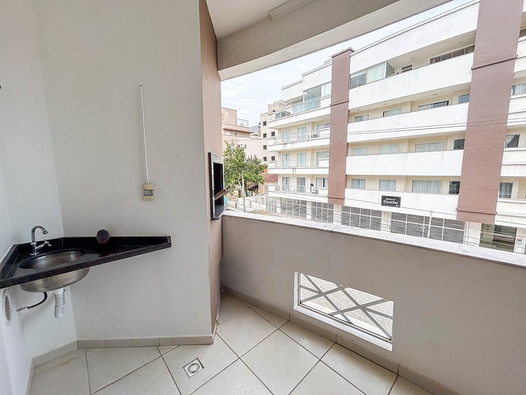 290 - Apartamento de dois dormitórios na praia de Bombas