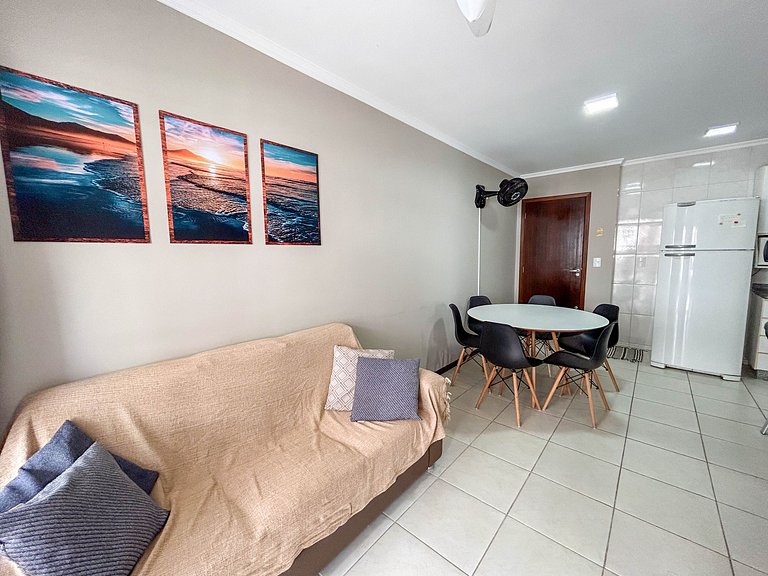290 - Apartamento de dois dormitórios na praia de Bombas